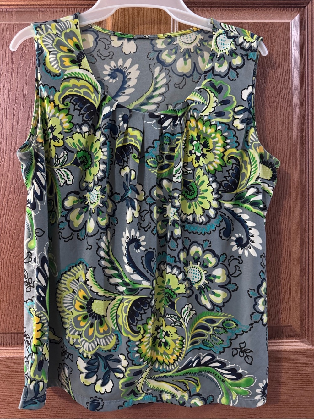 Sleeveless Floral Print Top in Gray, Green, Navy and White Size Large